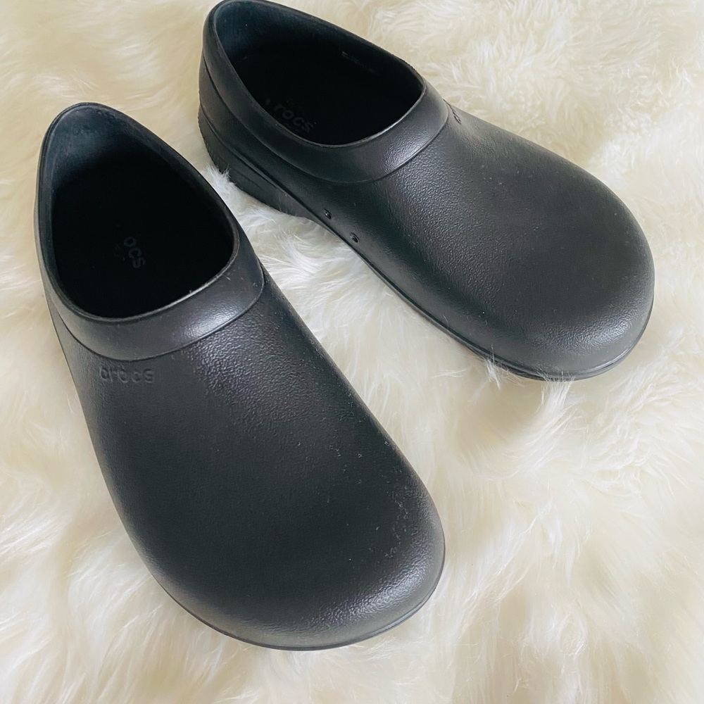 Crocs On The Clock work slip on, Sz. 9
